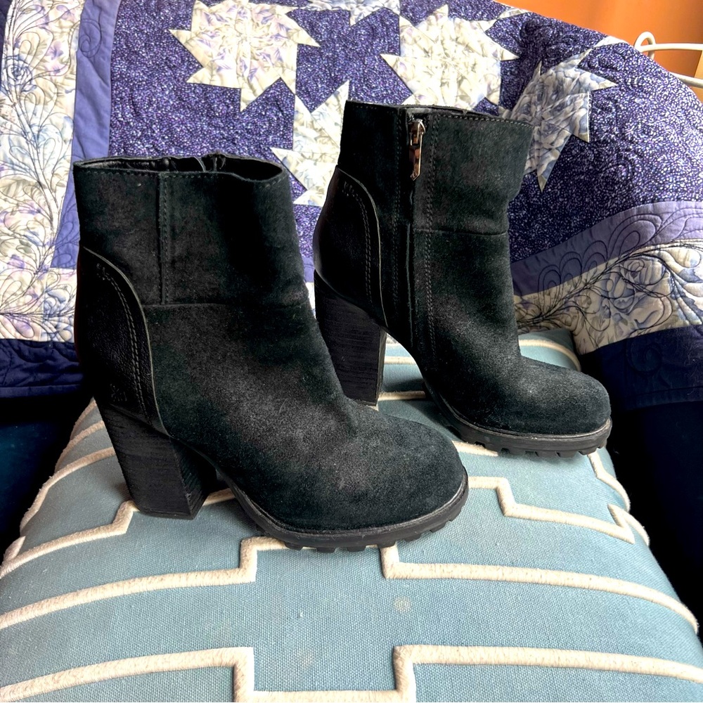 Sam Edelman awesome suede boots with traction & chunky heel 7.5